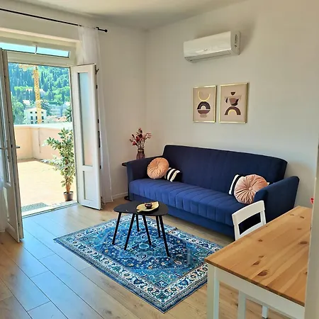 Blue Promenade Apartment
