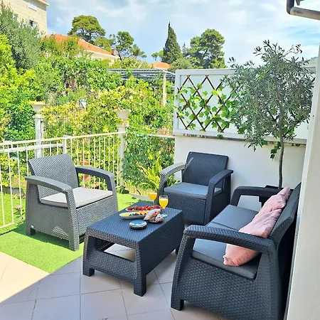 Blue Promenade Apartment *