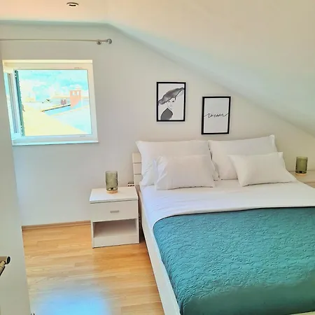 Blue Promenade Apartment